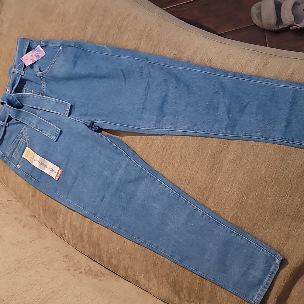 Denim Blvd Los Angeles Hight Rise Boyfriend Jeans NWT